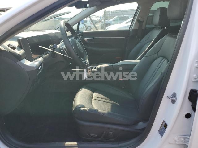 Photo 6 of 2025 HYUNDAI SONATA HYBRID (VIN KMHL54JJ4SA105629)