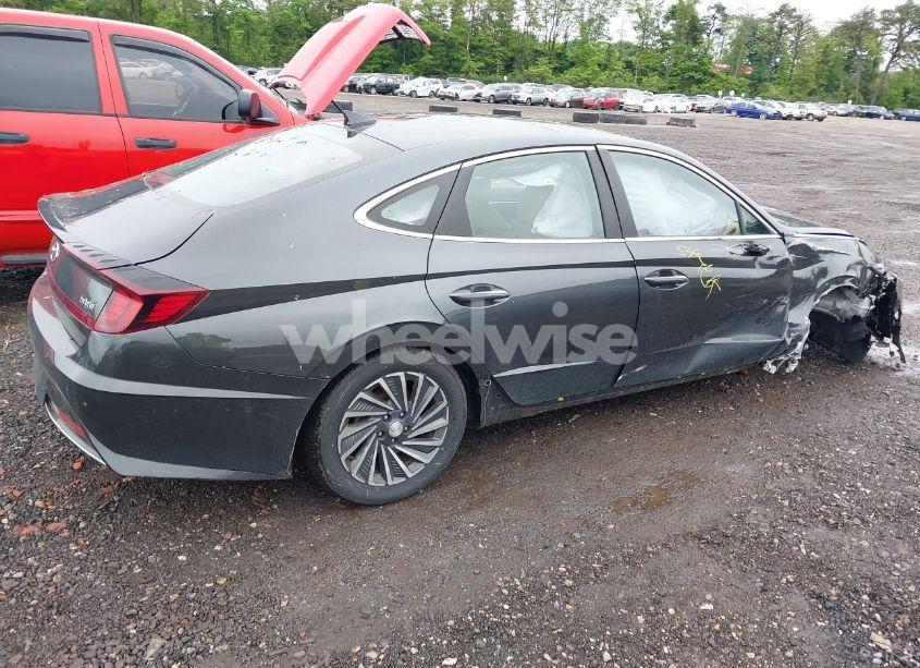 Photo 4 of 2022 Hyundai Sonata HYBRID LIMITED (VIN KMHL54JJ7NA043115)