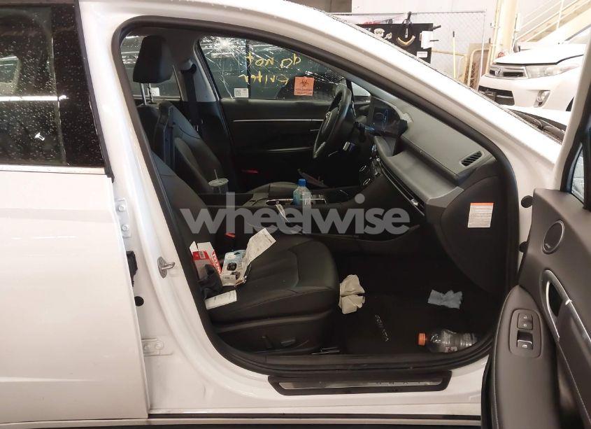 Photo 5 of 2024 Hyundai Sonata HYBRID LIMITED (VIN KMHL54JJ8RA091325)