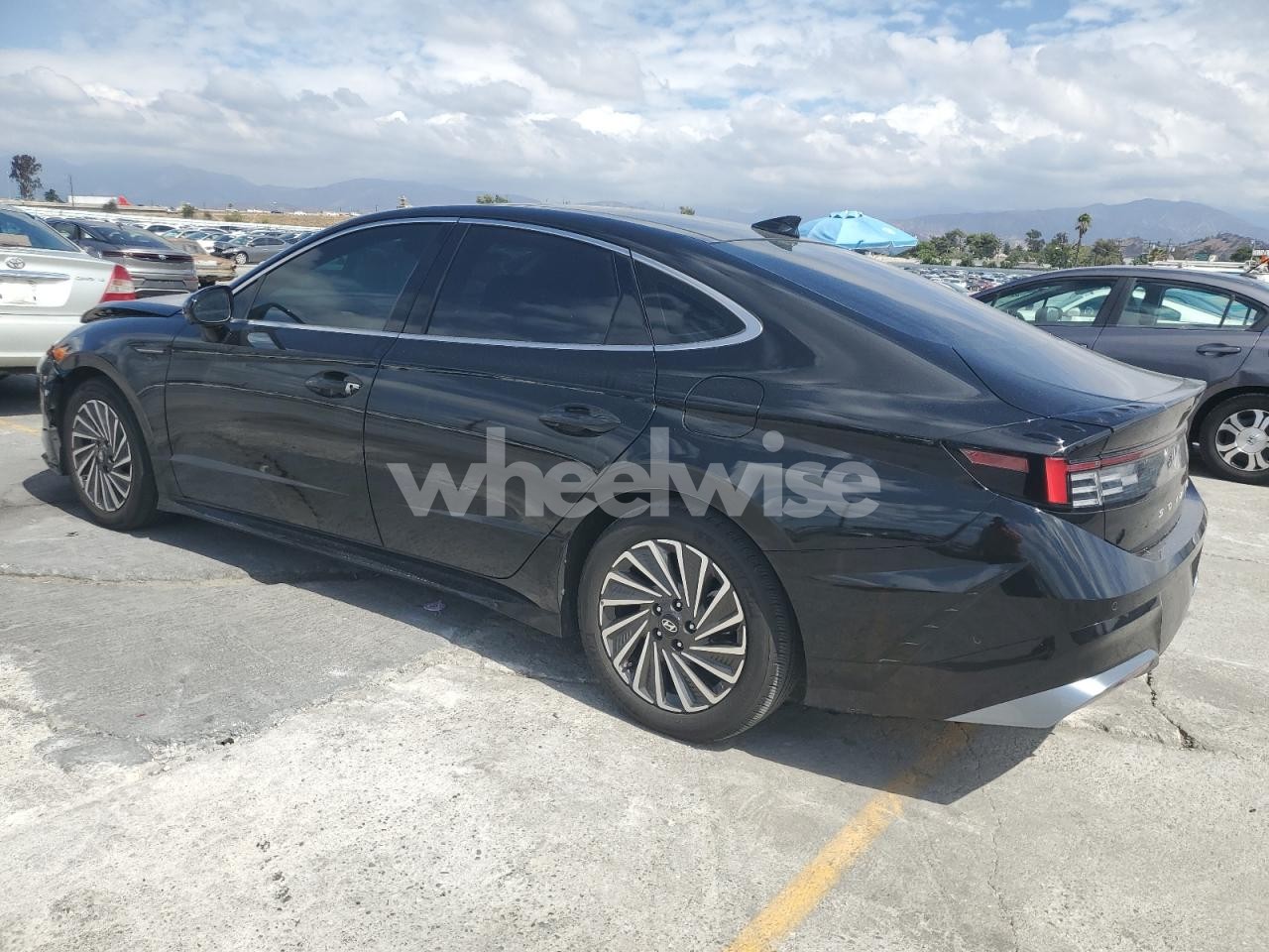 Photo 2 of 2024 HYUNDAI SONATA HYBRID (VIN KMHL54JJ9RA087946)