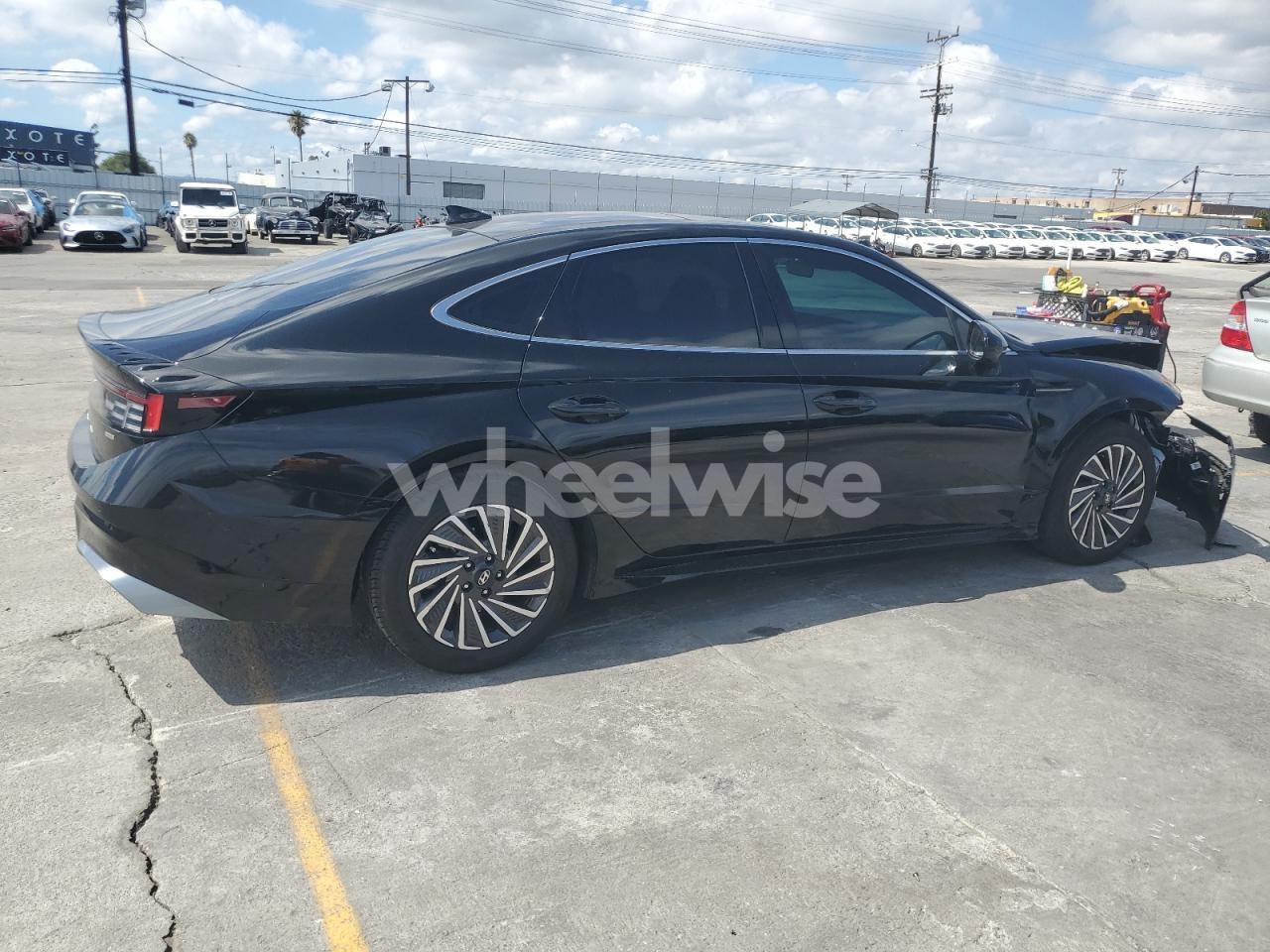 Photo 3 of 2024 HYUNDAI SONATA HYBRID (VIN KMHL54JJ9RA087946)