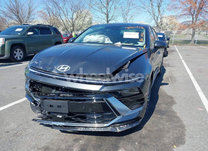 Photo 2 of 2025 Hyundai Sonata HYBRID LIMITED (VIN KMHL54JJXSA106171)