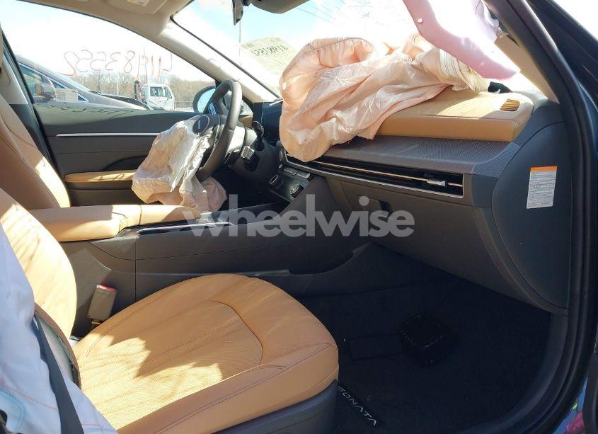 Photo 5 of 2025 Hyundai Sonata HYBRID LIMITED (VIN KMHL54JJXSA106171)