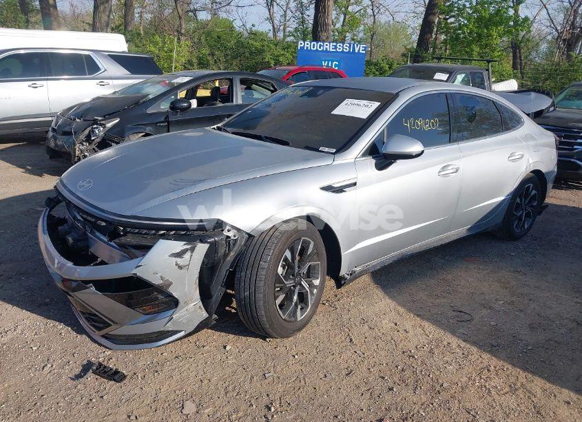 Photo 2 of 2024 Hyundai Sonata SEL (VIN KMHL64JA1RA405166)