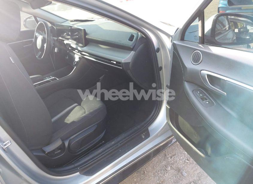 Photo 5 of 2024 Hyundai Sonata SEL (VIN KMHL64JA1RA405166)