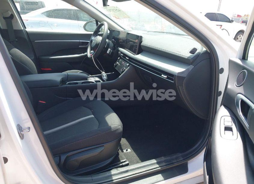 Photo 5 of 2024 Hyundai Sonata SEL (VIN KMHL64JA1RA413428)