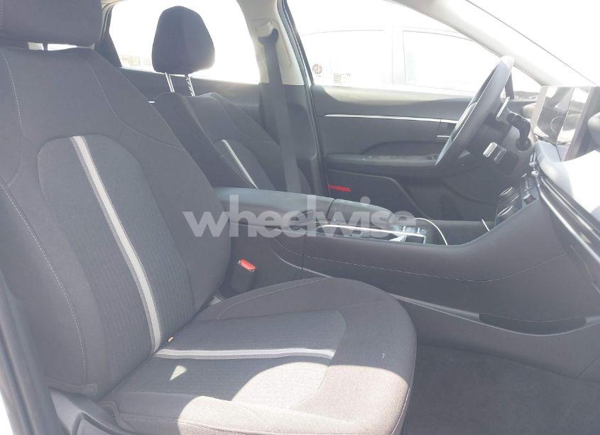 Photo 5 of 2025 Hyundai Sonata SEL (VIN KMHL64JA2SA464443)