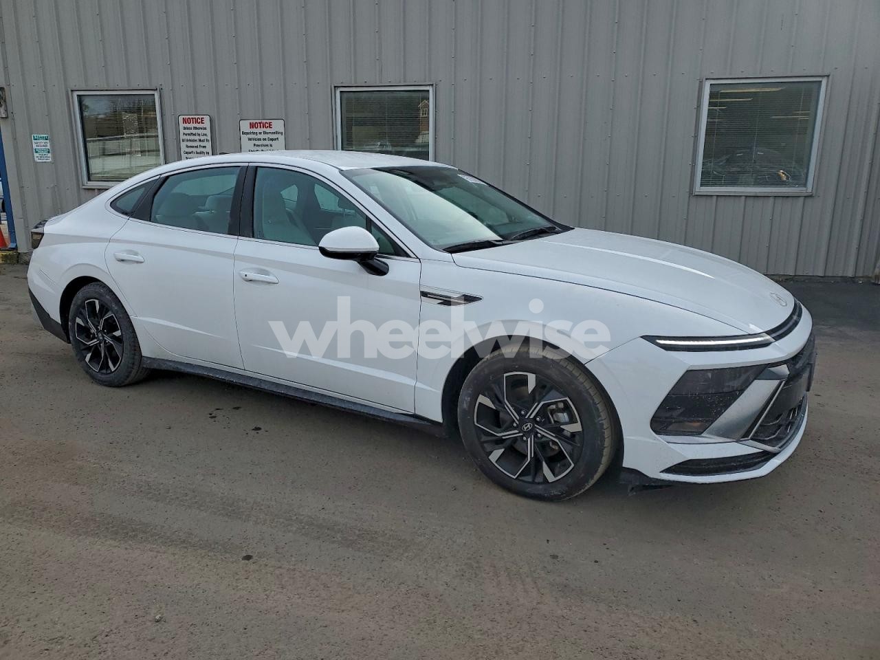 Photo 4 of 2024 HYUNDAI SONATA SEL (VIN KMHL64JA3RA391349)