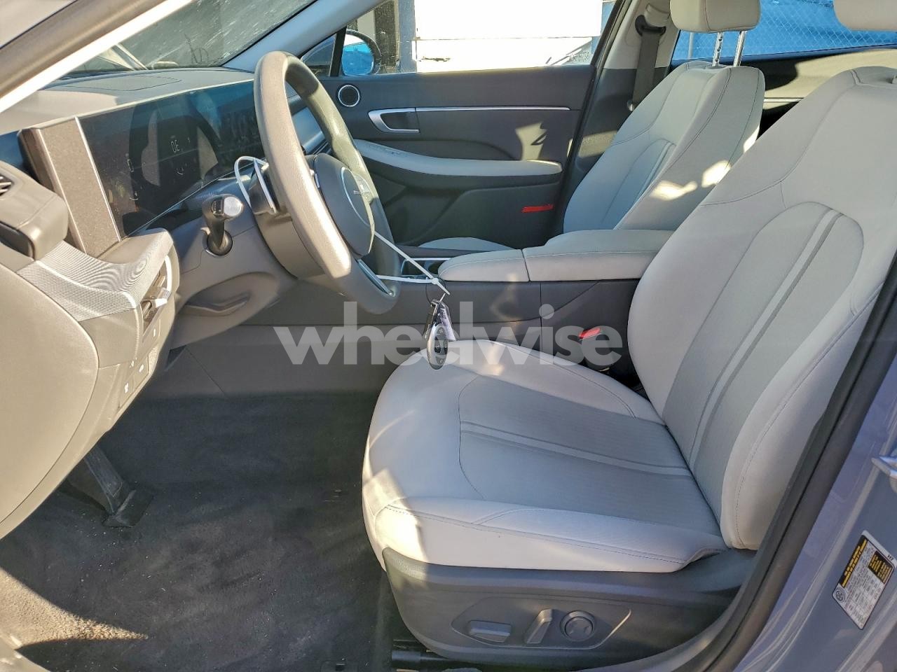 Photo 7 of 2025 HYUNDAI SONATA SEL (VIN KMHL64JA3SA471255)