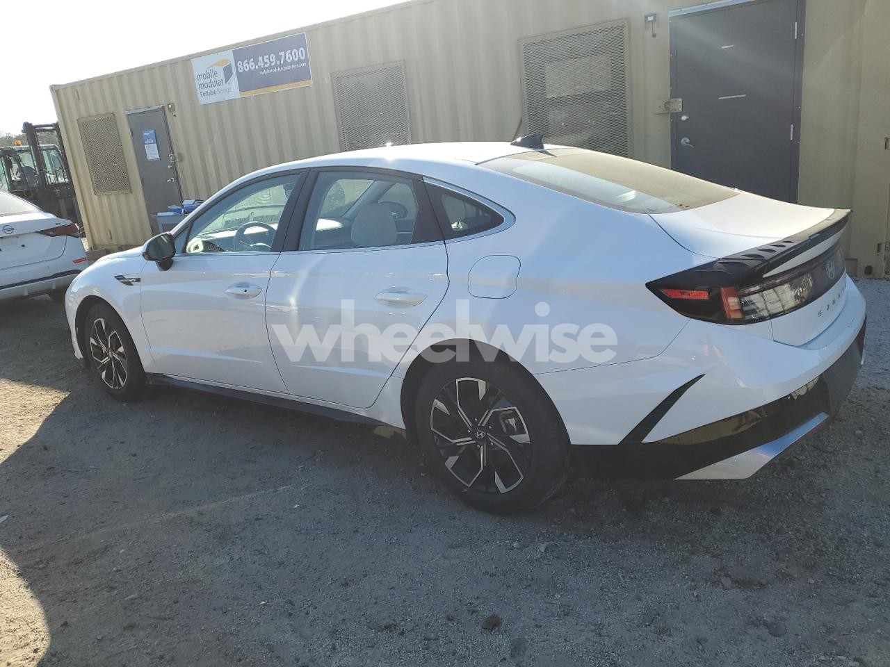 Photo 2 of 2025 HYUNDAI SONATA SEL (VIN KMHL64JA3SA473393)