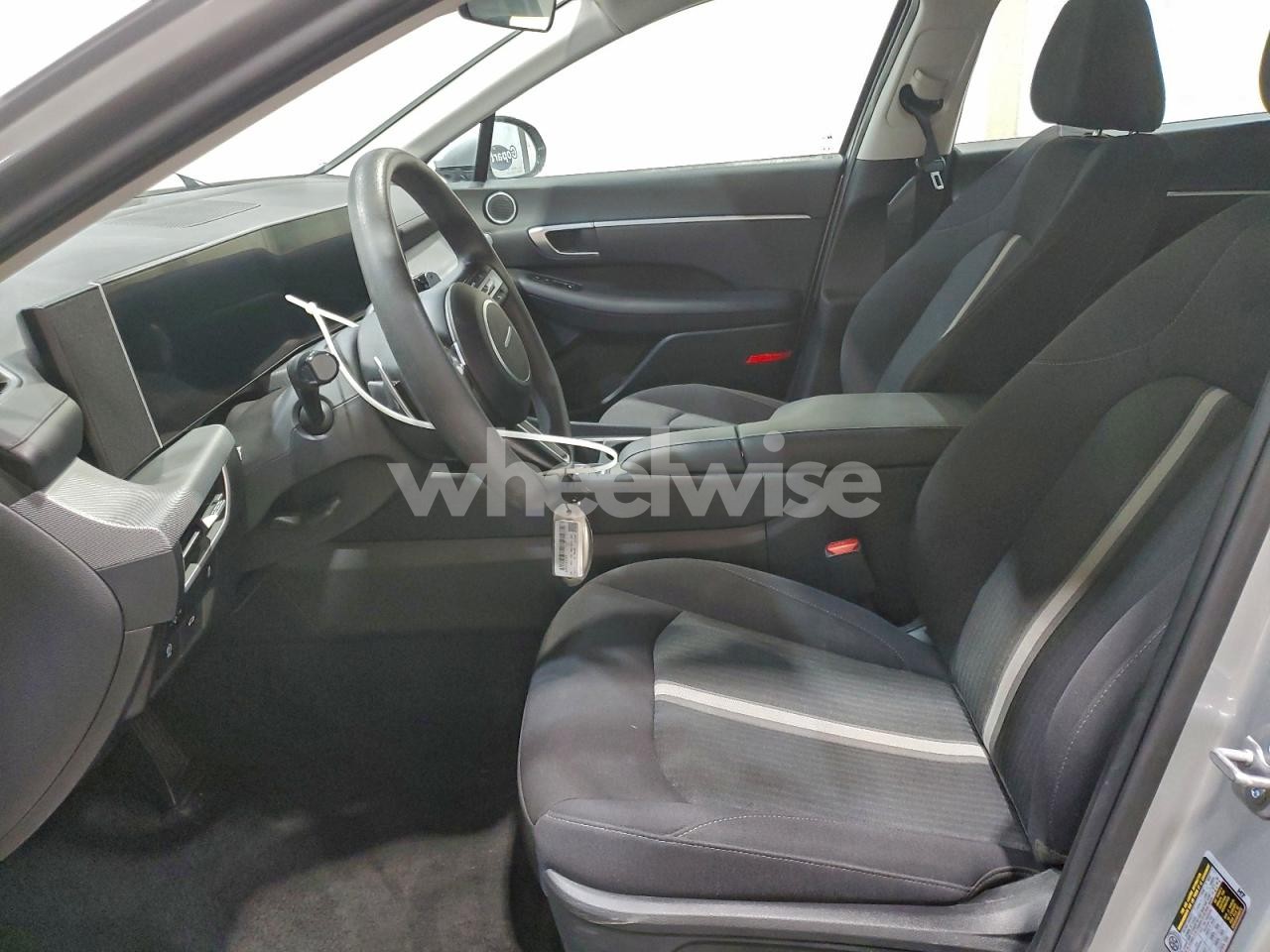 Photo 7 of 2025 HYUNDAI SONATA SEL (VIN KMHL64JA3SA495409)