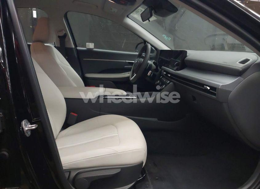 Photo 5 of 2024 Hyundai Sonata SEL (VIN KMHL64JA4RA355279)