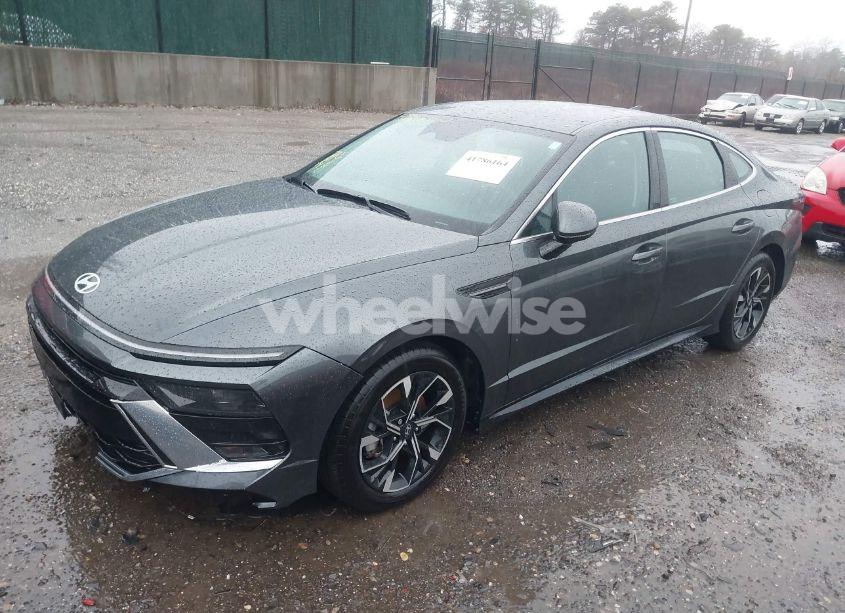 Photo 2 of 2024 Hyundai Sonata SEL (VIN KMHL64JA4RA388735)