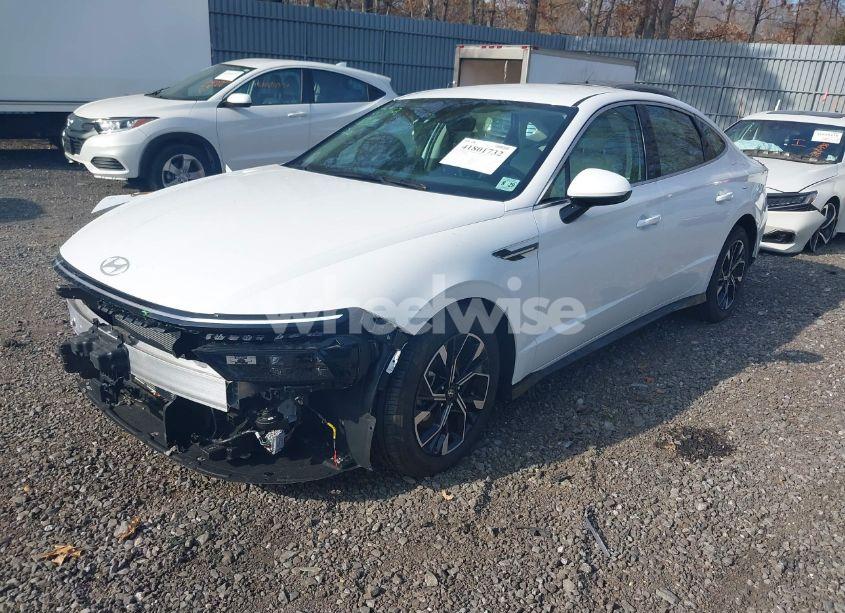 Photo 2 of 2024 Hyundai Sonata SEL (VIN KMHL64JA4RA395863)