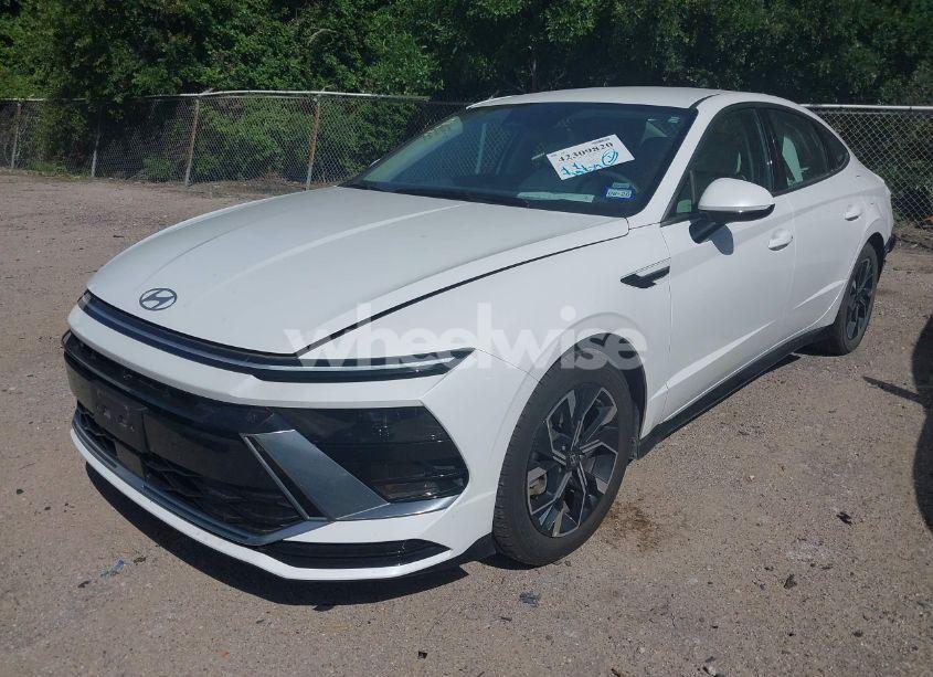 Photo 2 of 2025 Hyundai Sonata SEL (VIN KMHL64JA4SA428723)