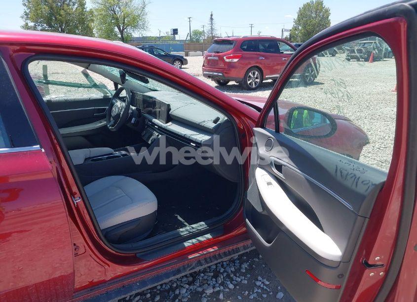 Photo 5 of 2025 Hyundai Sonata SEL (VIN KMHL64JA4SA451614)