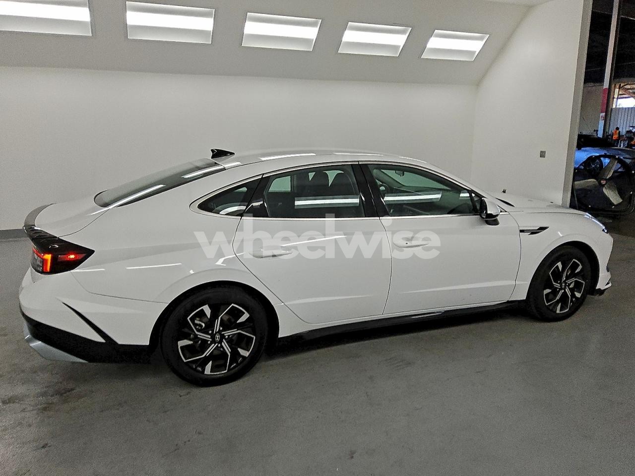 Photo 3 of 2025 HYUNDAI SONATA SEL (VIN KMHL64JA4SA454559)