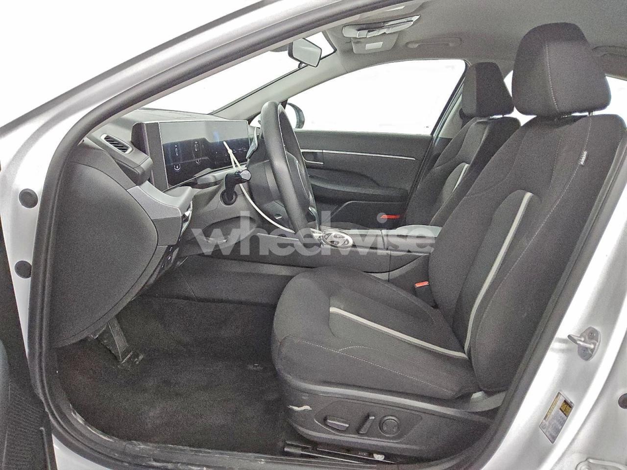Photo 7 of 2025 HYUNDAI SONATA SEL (VIN KMHL64JA4SA454559)