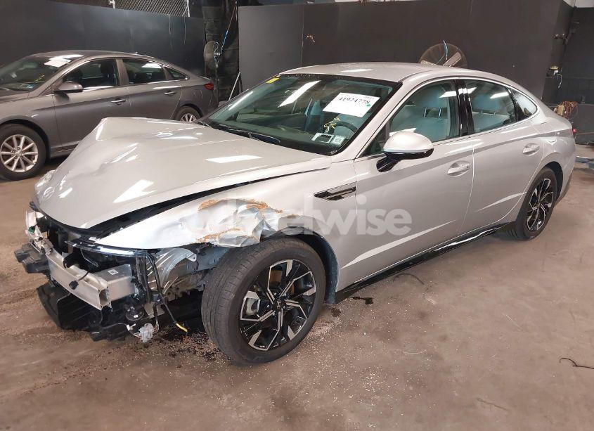 Photo 2 of 2024 Hyundai Sonata SEL (VIN KMHL64JA5RA368929)