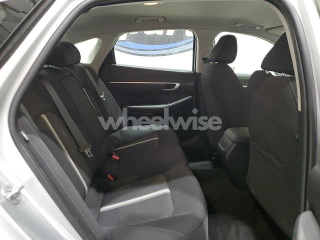 Photo 2 of 2025 HYUNDAI SONATA SEL (VIN KMHL64JA5SA466090)