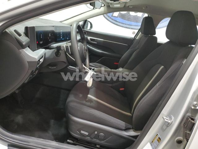 Photo 4 of 2025 HYUNDAI SONATA SEL (VIN KMHL64JA5SA466090)