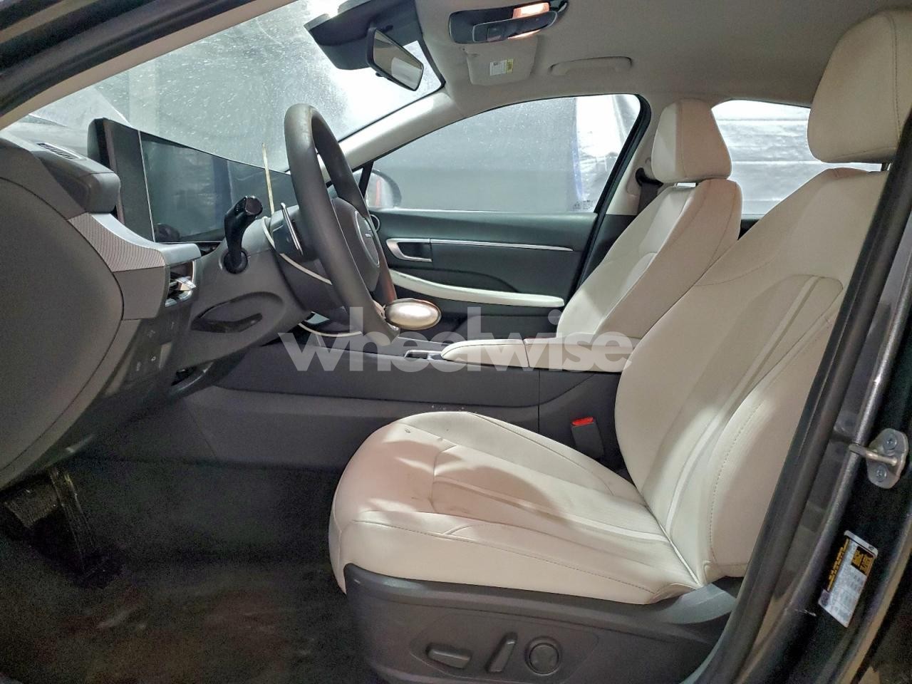 Photo 7 of 2025 HYUNDAI SONATA SEL (VIN KMHL64JA5SA500402)