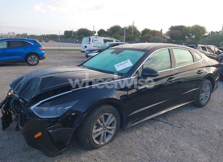 Photo 2 of 2023 Hyundai Sonata SEL (VIN KMHL64JA6PA304444)