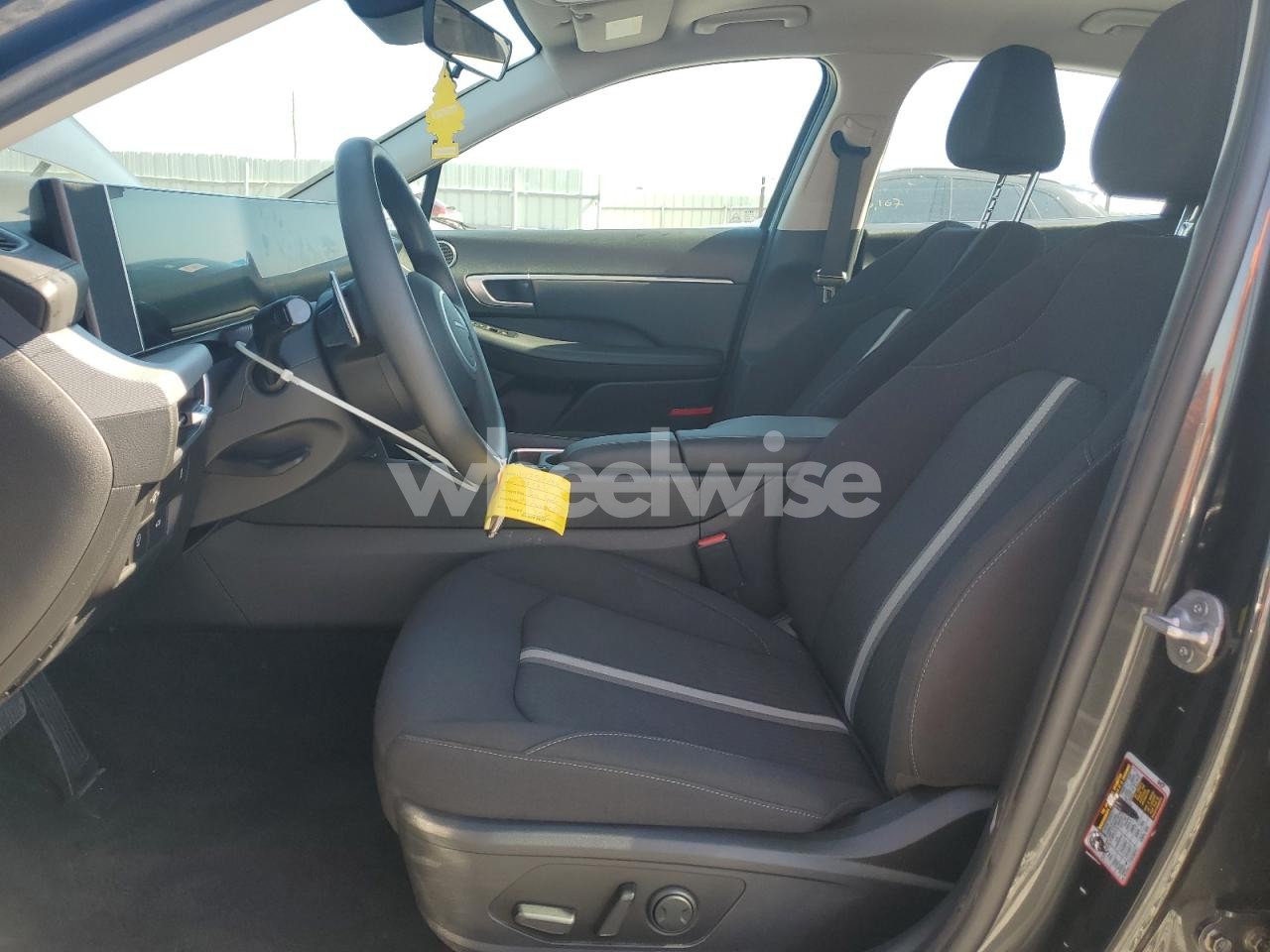 Photo 7 of 2024 HYUNDAI SONATA SEL (VIN KMHL64JA6RA370544)