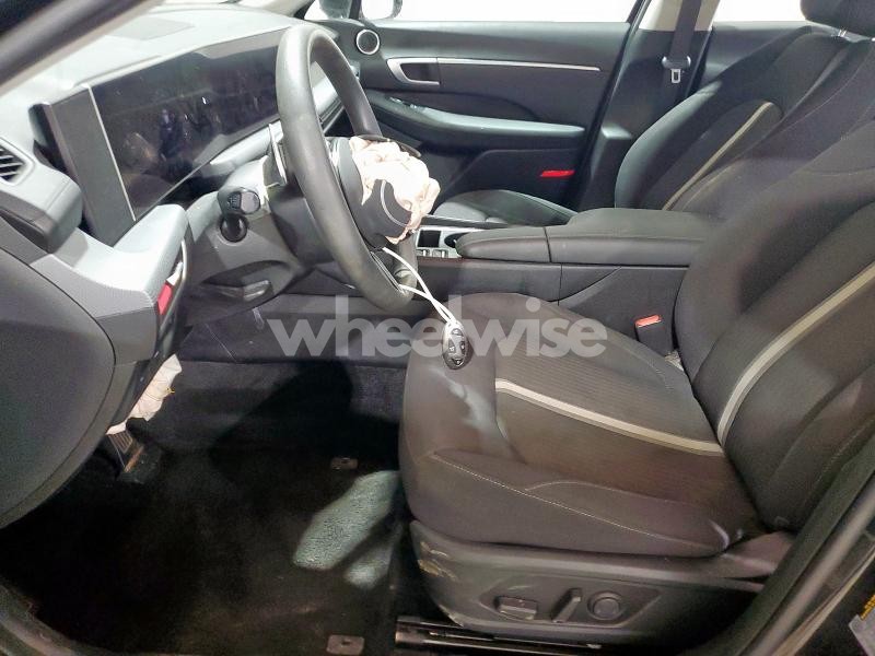 Photo 2 of 2025 HYUNDAI SONATA SEL (VIN KMHL64JA6SA428965)