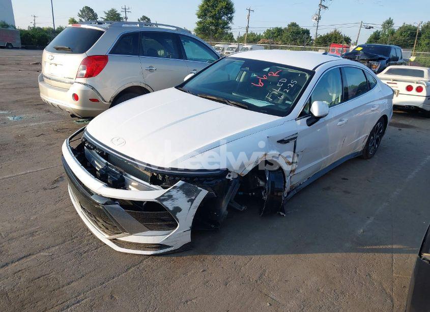 Photo 2 of 2025 Hyundai Sonata SEL (VIN KMHL64JA6SA449296)