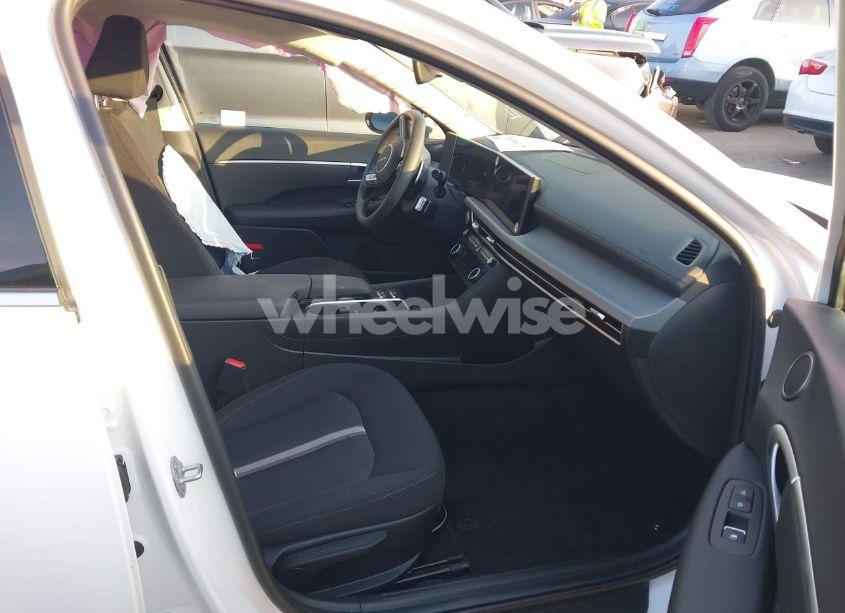 Photo 5 of 2025 Hyundai Sonata SEL (VIN KMHL64JA6SA449296)