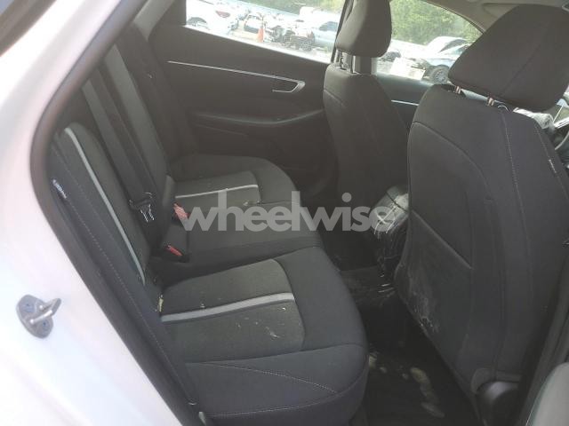 Photo 5 of 2025 HYUNDAI SONATA SEL (VIN KMHL64JA6SA451906)