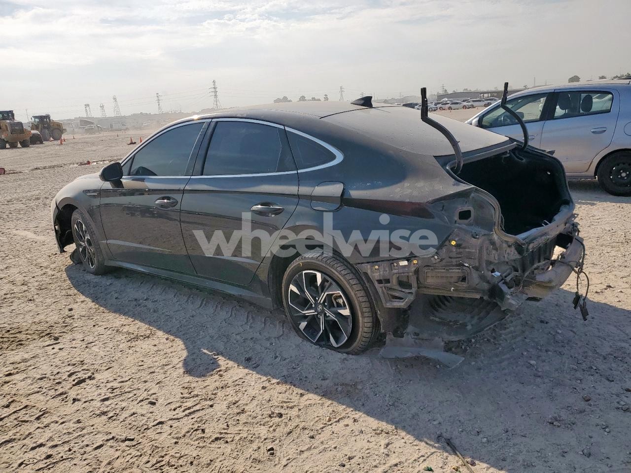 Photo 2 of 2024 HYUNDAI SONATA SEL (VIN KMHL64JA7RA385490)