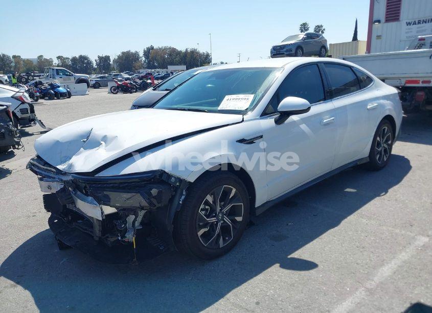 Photo 2 of 2024 Hyundai Sonata SEL (VIN KMHL64JA7RA423378)