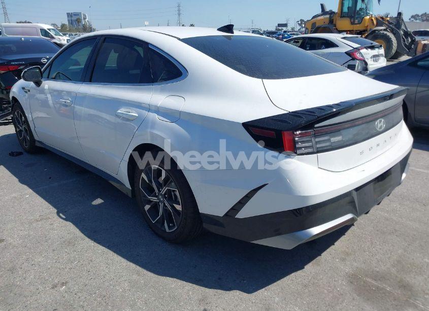 Photo 3 of 2024 Hyundai Sonata SEL (VIN KMHL64JA7RA423378)