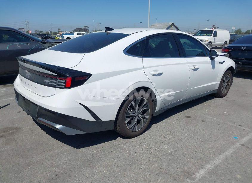 Photo 4 of 2024 Hyundai Sonata SEL (VIN KMHL64JA7RA423378)