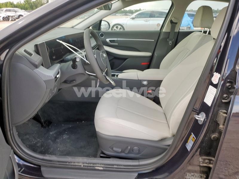 Photo 3 of 2025 HYUNDAI SONATA SEL (VIN KMHL64JA8SA460753)