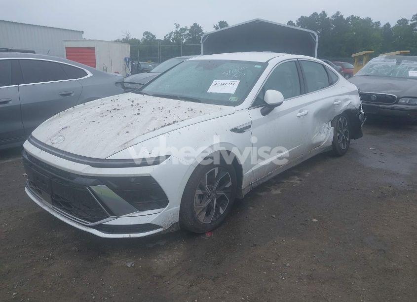 Photo 2 of 2024 Hyundai Sonata SEL (VIN KMHL64JA9RA373003)