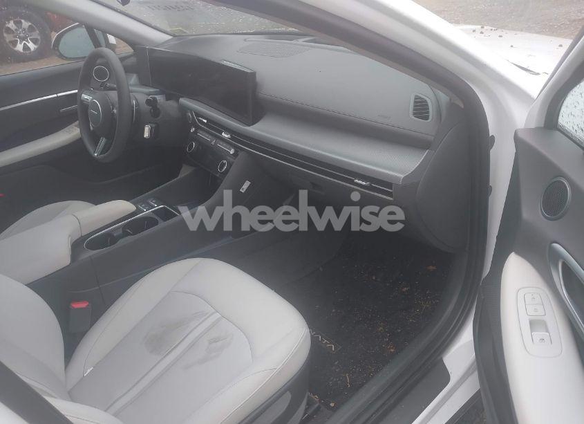 Photo 5 of 2024 Hyundai Sonata SEL (VIN KMHL64JA9RA373003)