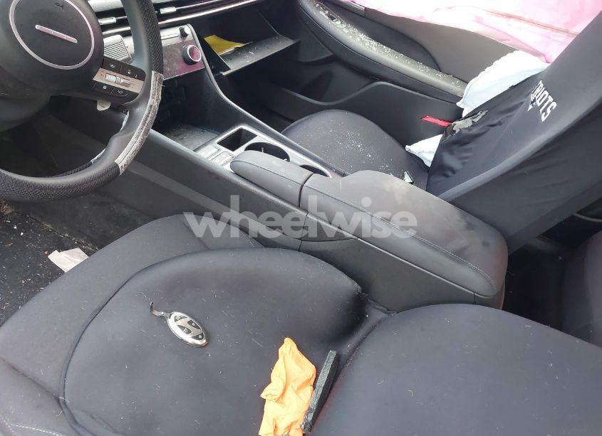 Photo 5 of 2024 Hyundai Sonata SEL (VIN KMHL64JA9RA381814)