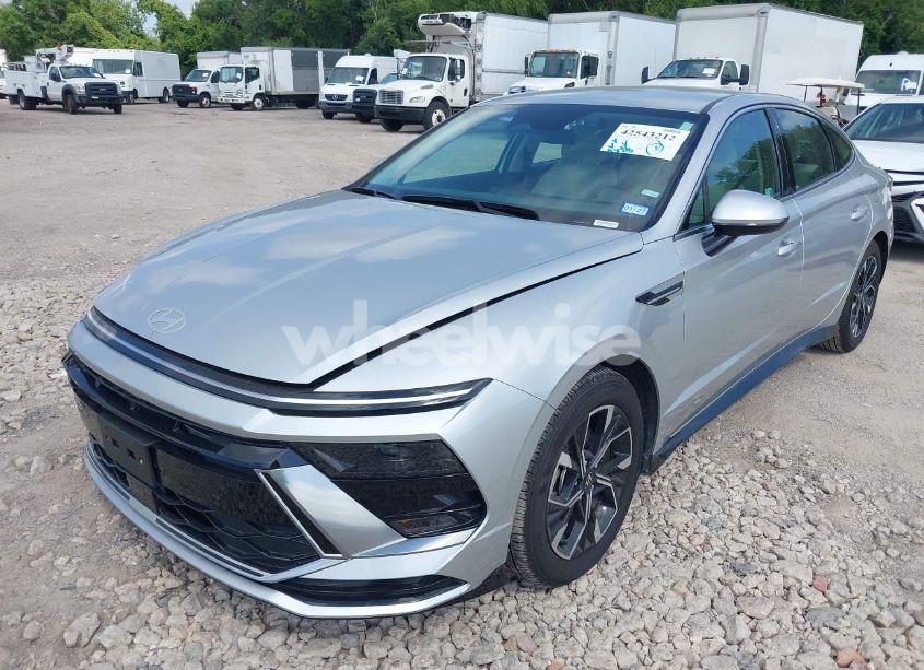 Photo 2 of 2025 Hyundai Sonata SEL (VIN KMHL64JA9SA470854)