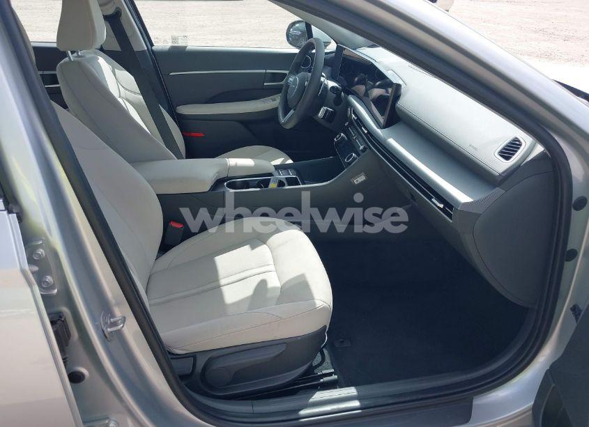 Photo 5 of 2025 Hyundai Sonata SEL (VIN KMHL64JA9SA470854)