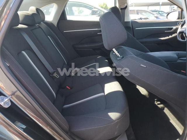 Photo 2 of 2025 HYUNDAI SONATA SEL (VIN KMHL64JA9SA517025)