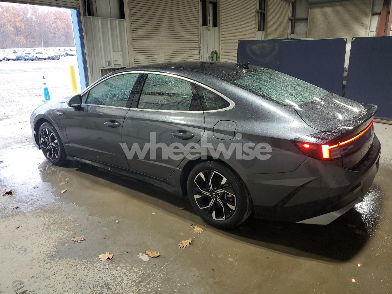 Photo 2 of 2024 HYUNDAI SONATA SEL (VIN KMHL64JAXRA371860)