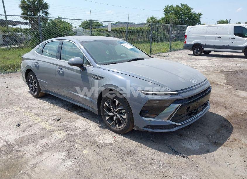 2025 Hyundai Sonata SEL (VIN KMHL64JAXSA452394) main photo