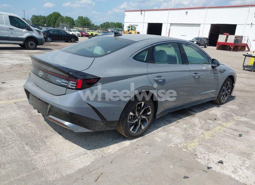 Photo 4 of 2025 Hyundai Sonata SEL (VIN KMHL64JAXSA452394)