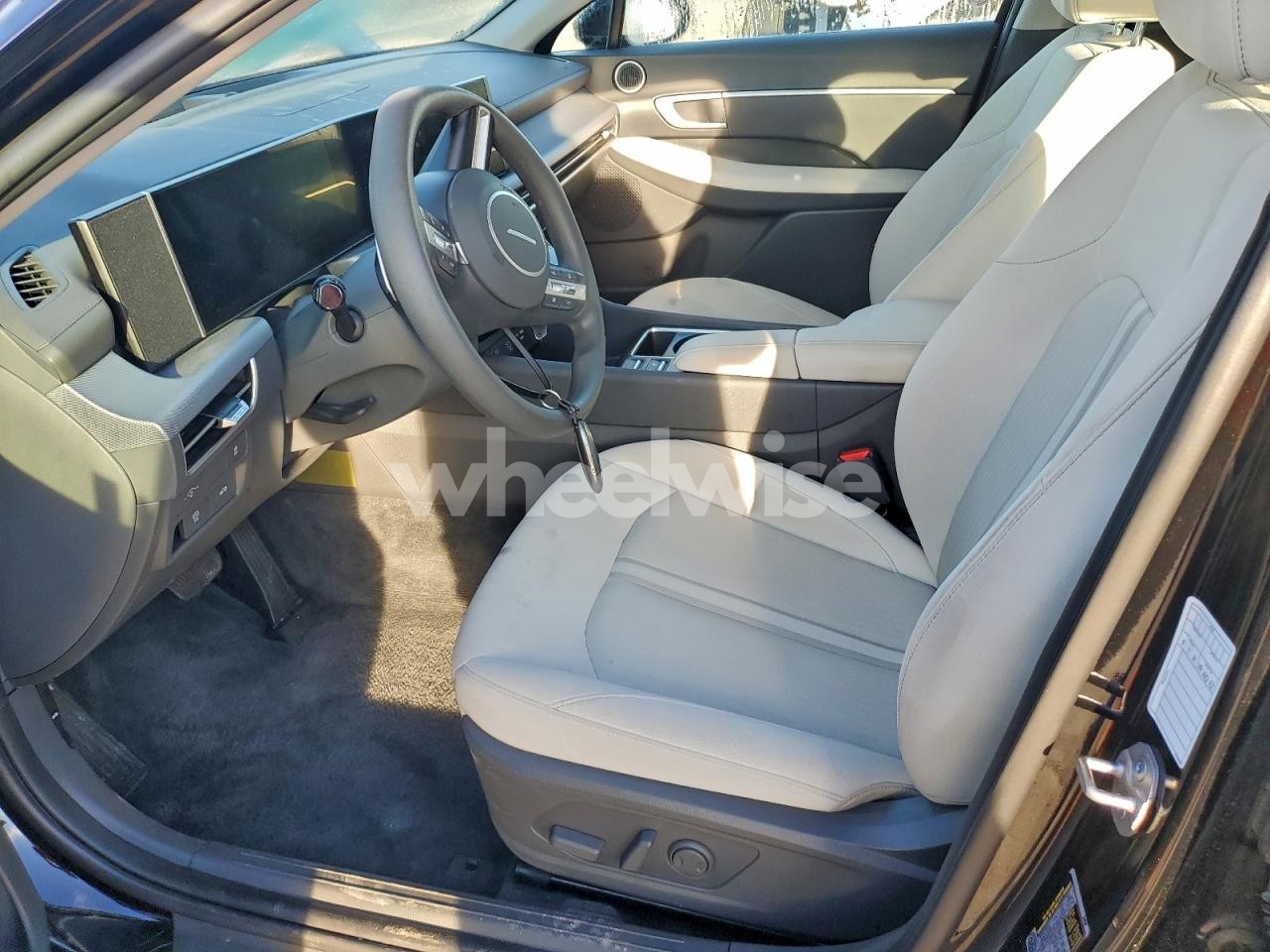 Photo 7 of 2025 HYUNDAI SONATA SEL (VIN KMHL64JAXSA457658)