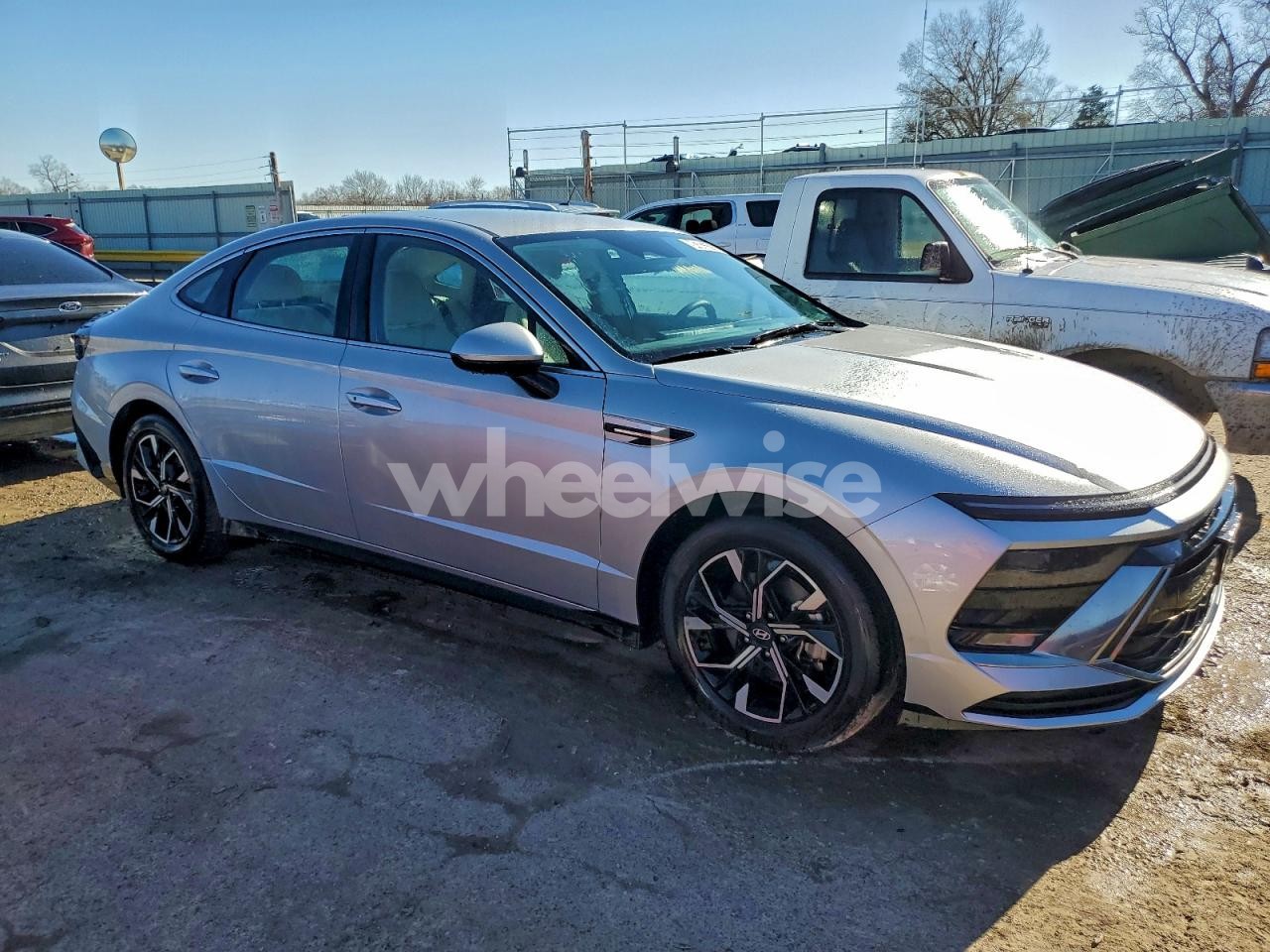 Photo 4 of 2025 HYUNDAI SONATA SEL (VIN KMHL64JAXSA471799)