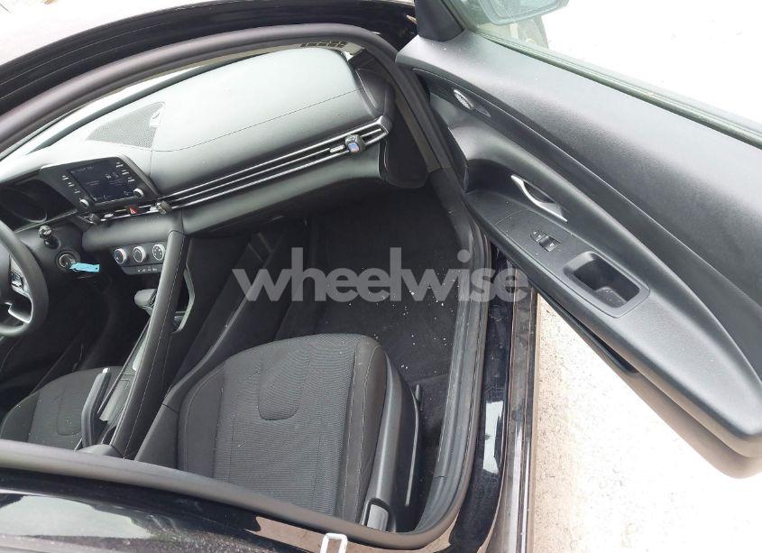 Photo 5 of 2021 Hyundai Elantra SE (VIN KMHLL4AG3MU213218)