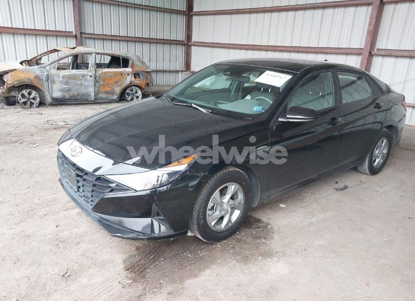 Photo 2 of 2022 Hyundai Elantra SE (VIN KMHLL4AG9NU325040)